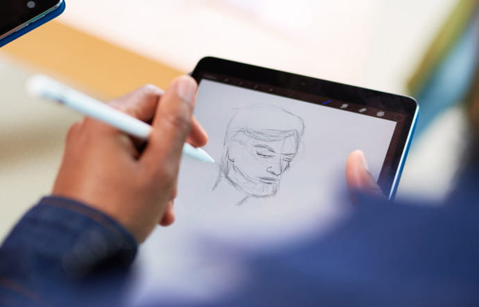 Ces ateliers s’inscrivent dans la volonté d’ Apple de proposer tout au long de l’année des séances à ses utilisateurs pour exploiter le potentiel créatif de leur machines.