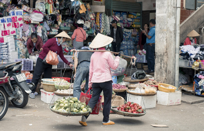 Le marché de Dalat déborde de fruits et de légumes cultivés dans la région, véritable grenier du Viêtnam.
