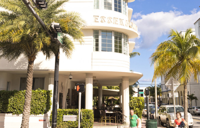 1001 Collins Avenue.