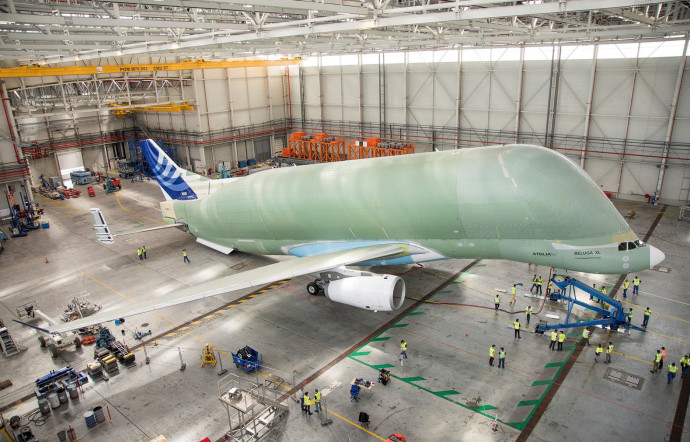 Derniers tests effectués sur le BelugaXL, dans l’atelier d’Airbus, situé en périphérie de Toulouse.