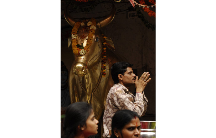 Au temple Tarkeshwar Mahadev lors d’une fête religieuse dédiée à Shiva.