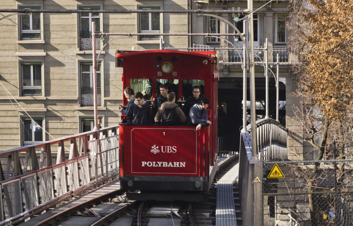 Le funiculaire Polybahn.