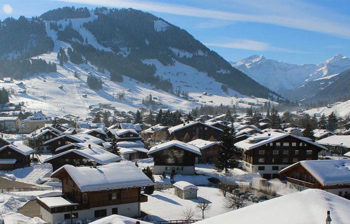 Les 420 Roséennes et Roséens partagent leur année entre deux campus : un domaine à Rolle et, pendant l’hiver, des chalets dans la station de ski de Gstaad.