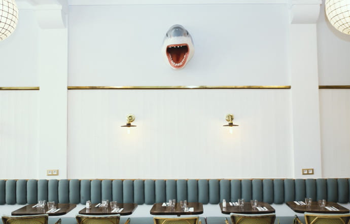 Le Yacht Club, 8 Rue Saint-Lazare, Paris 9e. www.lesnicois.com