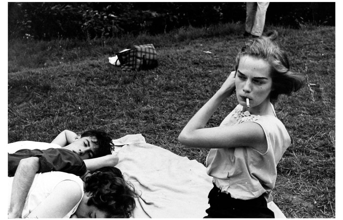 Girl on Blanket Smoking from « Brooklyn Gang », Bruce Davids on, 1959.