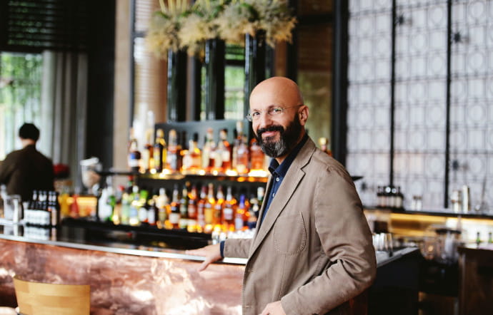 Silvio Ursini est le vice-président exécutif de Bulgari, chargé de la division Hôtels & Resorts. Il était auparavant directeur de l’image et de la création du groupe de joaillerie italien.