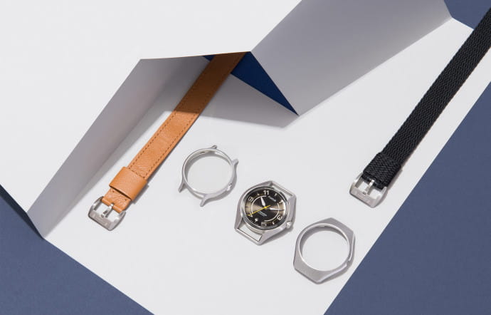 La boîte du modèle Chronostase est pourvue d’un système de carrure amovible et interchangeable à souhait en fonction des humeurs et des envies.
