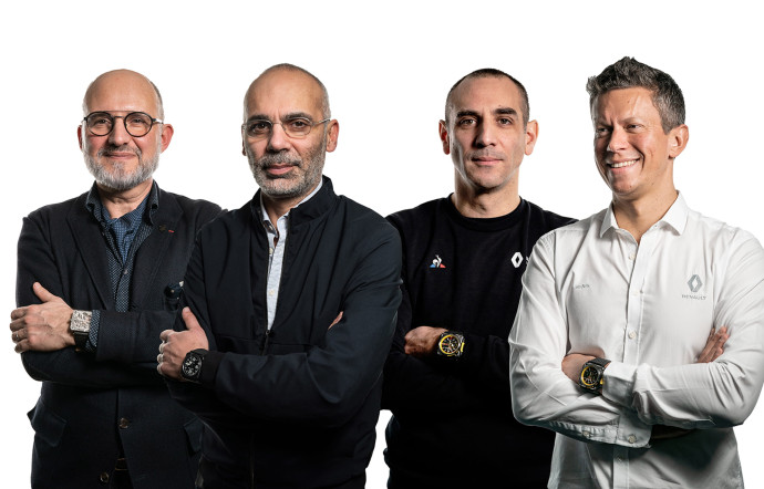 De gauche à droite : Carlos Rosillo et Bruno Belamich en compagnie de Cyril Abiteboul, Managing Director, et Macin Budkowski, Executive Director de Renault F1 Team.