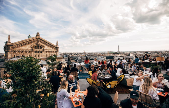 Pour profiter de Créatures, qui fermera ses portes mi-octobre, il faut arriver tôt à l’heure du dîner.