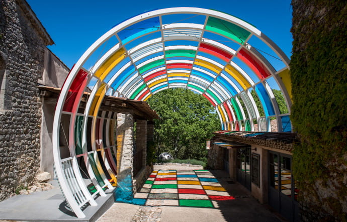 Daniel Buren, Cylindre ouvert et aux couleurs.