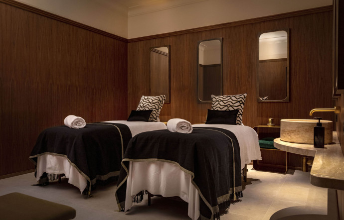 Les massages et soins se déroulent au cœur d’un écrin de luxe, solo ou en duo.