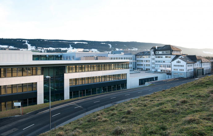La manufacture Jaeger-LeCoultre se situe à Sentier, dans la vallée de Joux.