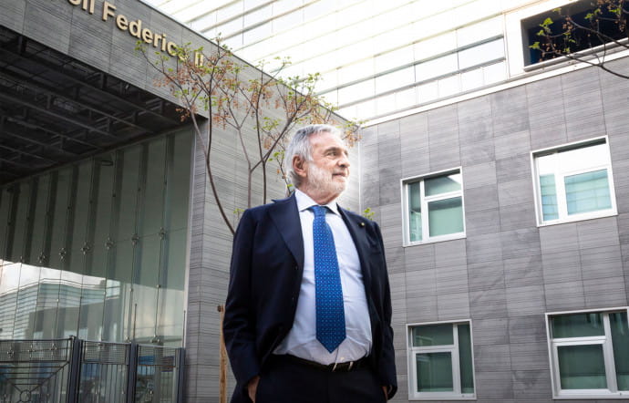 Luigi Nicolais dirige Materias, un centre de recherche dans le domaine des matériaux.