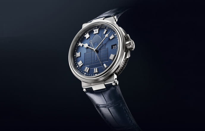 Une édition spéciale Race for Water de la montre Marine 5517 a été développée. Son boîtier en titane possède un cadran bleu décoré de la silhouette du bateau Race for Water guilloché main. Editée en série très limitée pour l’équipage.