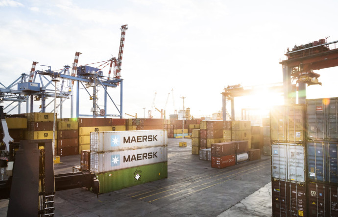 Le port voit passer 25 millions de tonnes de marchandises chaque année. Dragué, il peut désormais recevoir des porte-conteneurs de plus grande capacité.