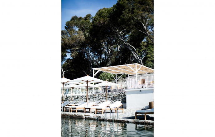 90, boulevard de la 36e-Division-du‑Texas. Tél. +33 (0)4 89 81 40 60. www.hotellesrochesrouges.com