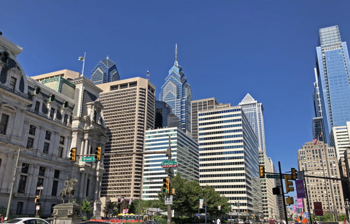 La One Liberty Place, 288 mètres, inaugurée en 1987, a longtemps été la plus haute tour de la ville avant l’ouverture du Comcast Center, 297 mètres, en 2008.