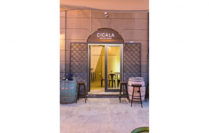Via Sant’Alessandro, 29. Tél. +39 091 7782543.