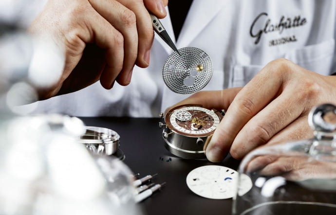 Glashütte Original fabrique en interne la plupart de ses composants et dispose de son propre atelier de cadrans.