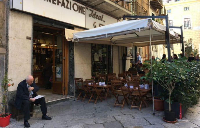 Via Discesa dei Giudici, 46. Tél. +39 091 6172819.