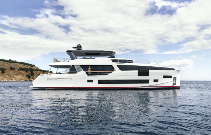 Top 5 Cannes Yachting Festival – Sirena 88 – Longueur: 26,81 m – Largeur: 7,1 m – motorisation: 2 x 1550 ch MAN V12. www.sirenayachts.com