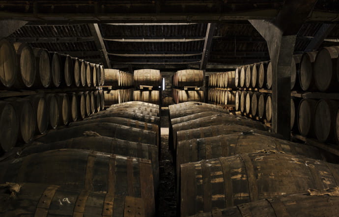 Quelques-uns des 63 000 fûts de la maison.