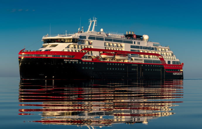 Le Roald Amundsen, premier bateau de croisière d’exploration hybride.