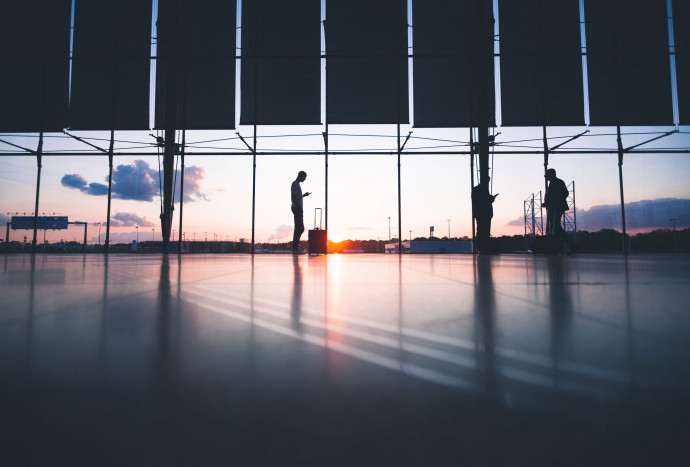 La solitude d’une sortie d’avion sans personne à l’arrivée.