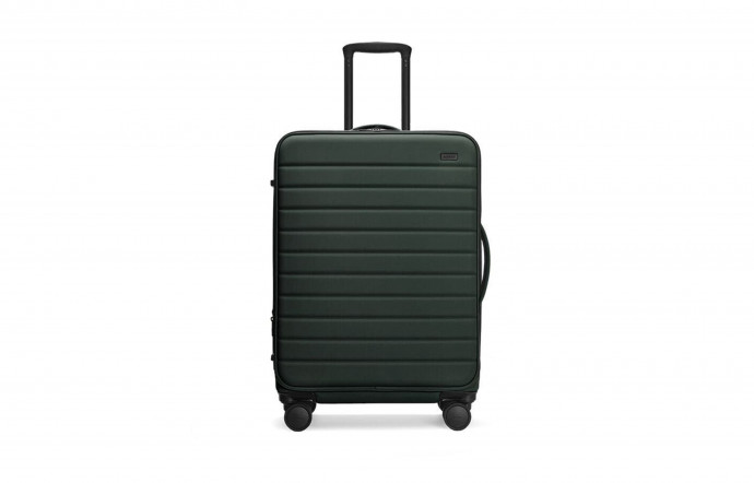 Envies d’ailleurs – Away, The Expandable Medium, 345 €.