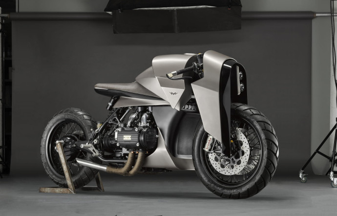 DMOL a multiplié les références nippones pour la création de sa moto custom « la plus radicale ».
