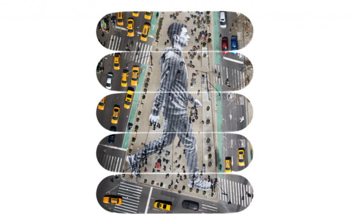 Migrants walking New York City (2015), édition limitée à 250 exemplaires, 850 €, Skateroom.