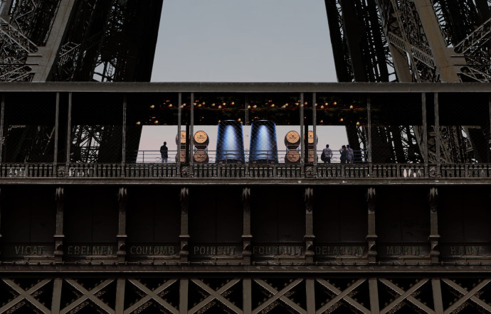 Le chai avec vue de la Winerie Parisienne au 1er étage de la Tour Eiffel