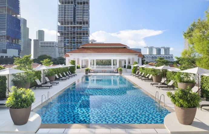 La piscine du Raffles.