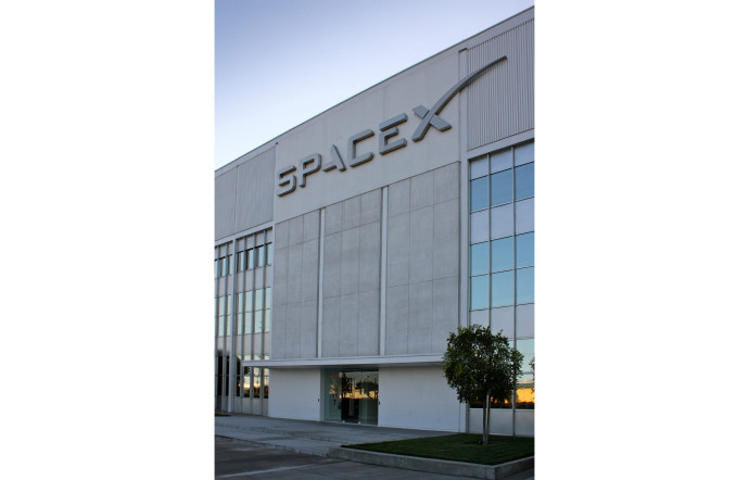 Tech valleys : les hubs américains – Le siège de SpaceX, à Hawthorne, près de Los Angeles.