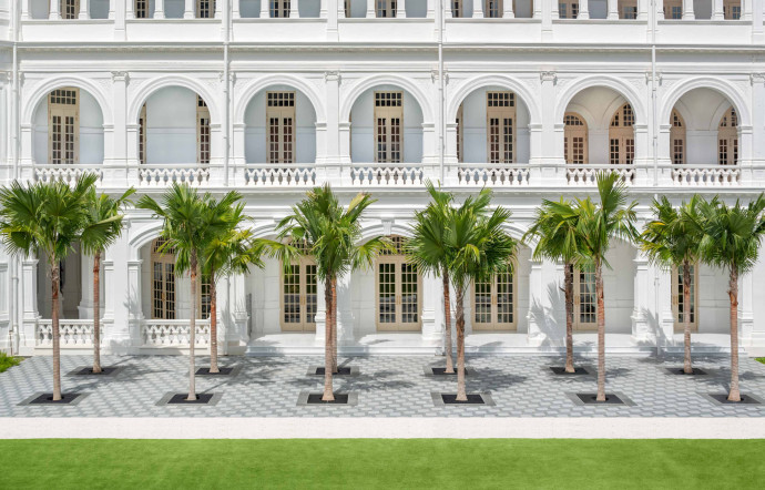 Légendaire, le Raffles Hotel Singapore vient de rouvrir ses portes après plusieurs mois de travaux de rénovation. Le palace, inauguré en 1887, a ainsi retrouvé toute sa spendeur tout en gagnant en confort et en modernité.