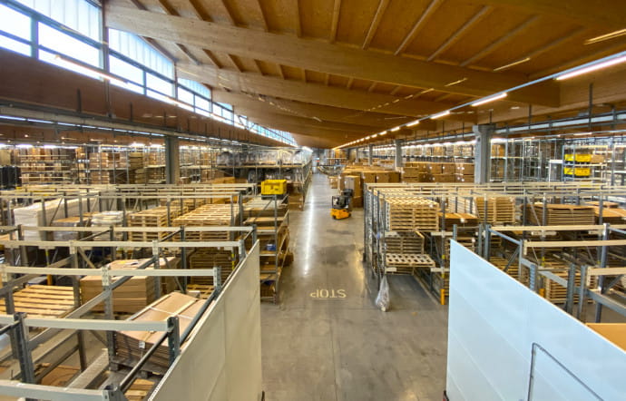 L’usine fonctionne à la demande. Chaque produit est assemblé, puis testé – d’abord un test physique, puis un test électronique – emballé et livré. Rien n’est stocké plus de 24 heures.