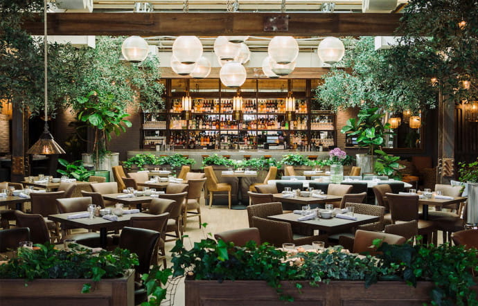 City-guide : nos 5 restaurants favoris à Chicago – 302 North Green Street. 3rd floor. Tél. +1 (773) 645-1400.www.abarestaurants.com