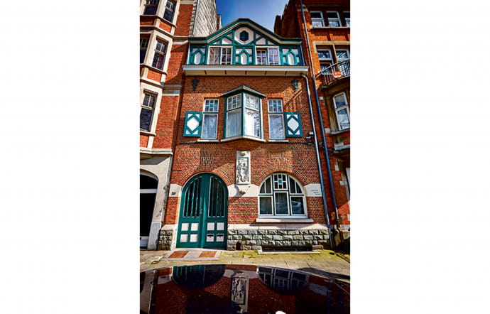 La villa « comme en bord de mer » de Joseph Van Tuyn, 1927, 30, avenue Paul‑Deschanel, Schaerbeek.