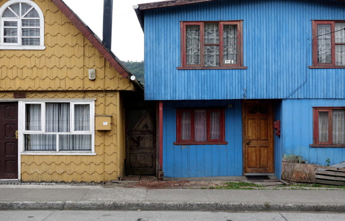 Castro, la capitale, est réputée pour ses maisons colorées sur pilotis.
