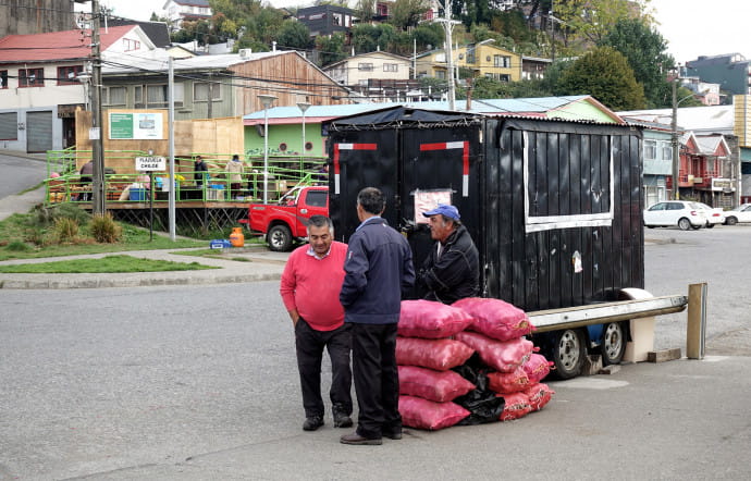 Castro, la capitale, est réputée pour ses maisons colorées sur pilotis.