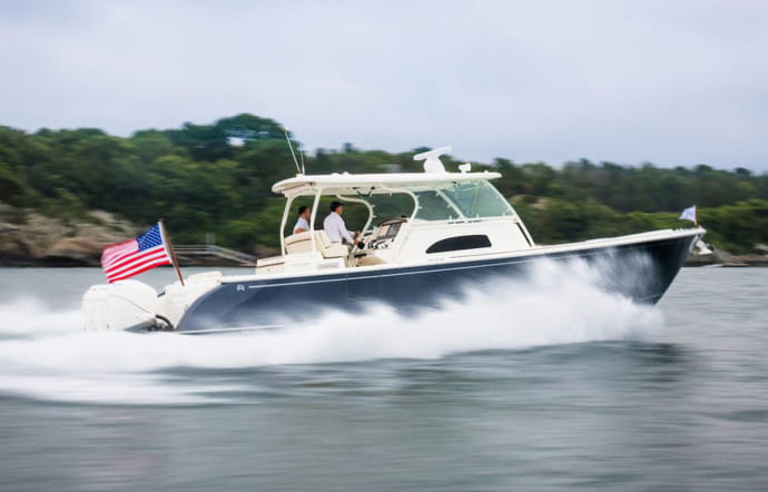 3 lobsters américains performants alliant confort et style – Hinckley Sport Boat 40C.