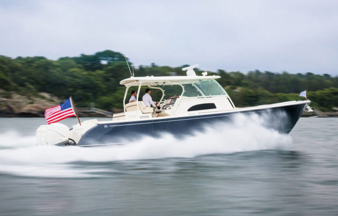 3 lobsters américains performants alliant confort et style – Hinckley Sport Boat 40C.