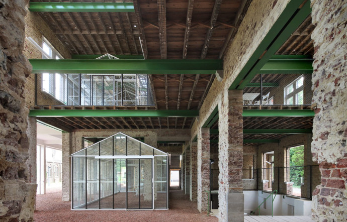 Le projet de réhabilitation de l’hôpital psychiatrique de Melle, près de Gand, PC Caritas, a été récompensé par un Lion d’Argent à la Biennale d’Architecture de Venise 2018 et est l’oeuvre de l’agence de Vylder Vinck Taillieu.