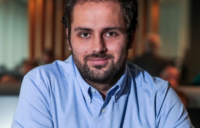 Xavier Counasse, récompensé par de nombreux prix de journalisme, est, à 31 ans, à la tête de la cellule « Investigations » du quotidien bruxellois.