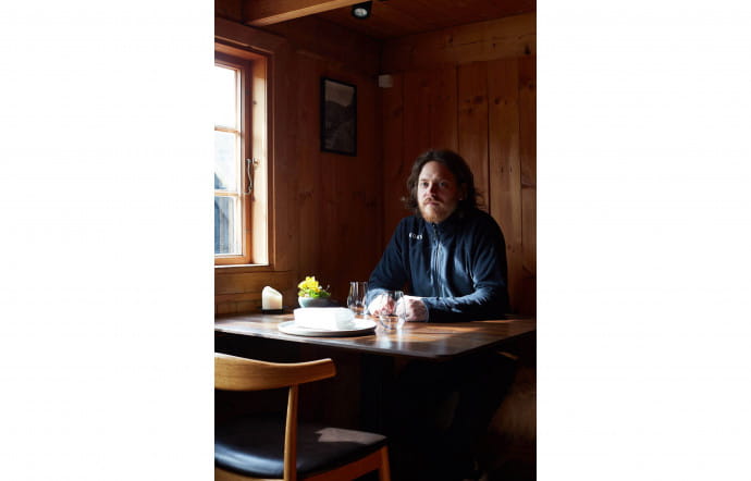 Le chef Poul Andrias Ziska, dans la minuscule salle à manger du Koks.