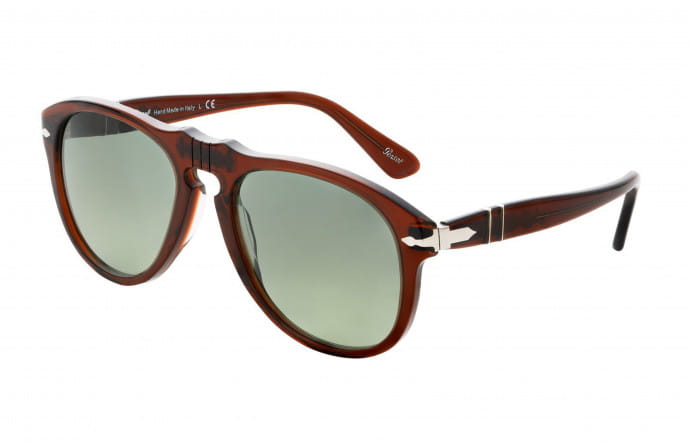 Lunettes Persol 649, couleur noisette, 255 €, A.P.C.