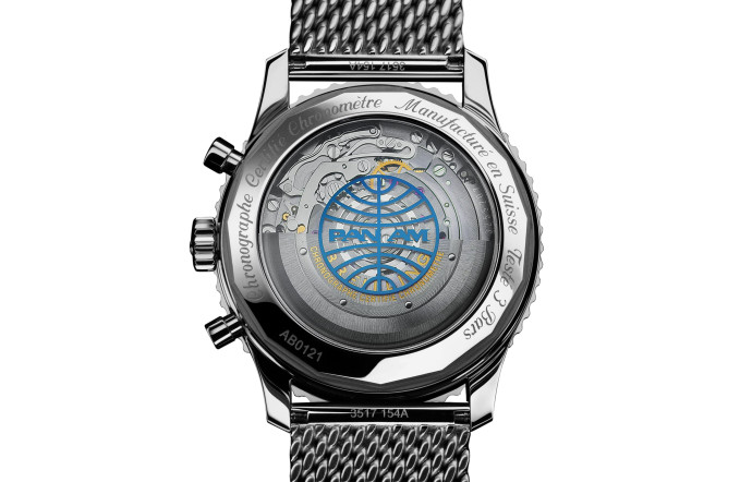 Breitling Navitimer B01 Chronographe 43 Pan Am Edition, boîtier en acier de 43 mm, calibre chronographe automatique B01, lunette bidirectionnelle, guichet date entre 4 et 5 heures, réserve de marche de 70 heures, bracelet en cuir, en maille milanaise ou en Air Racer, 8 200 €.