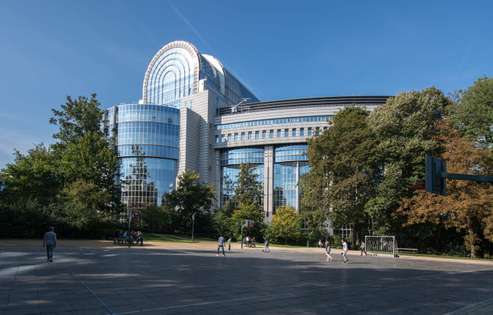 Le bâtiment Paul-Henri Spaak accueille des séances de travail du Parlement Européen.