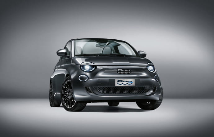 Fiat a levé le voile sur sa nouvelle petite citadine iconique et cette troisième génération de la Fiat 500 est 100 % électrique.