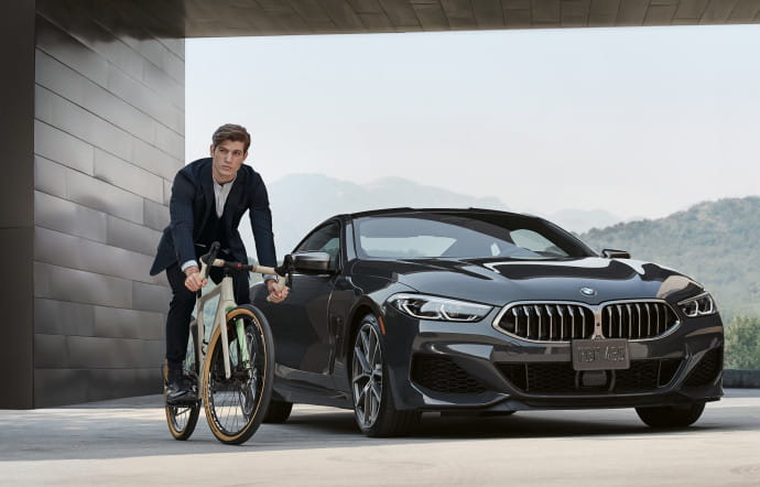 BMW et 3T lancent un vélo gravel de luxe, racé et sculputral